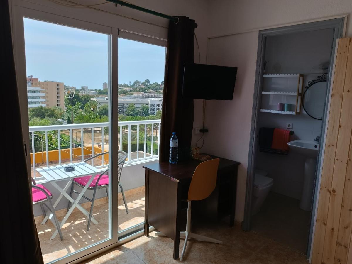 Hostal Belgica Palmanova Екстериор снимка