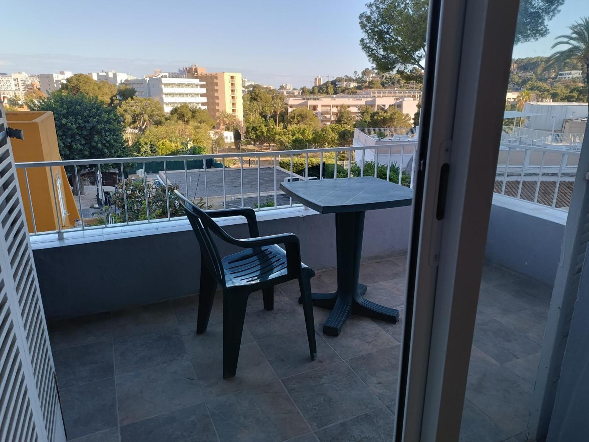 Hostal Belgica Palmanova Екстериор снимка