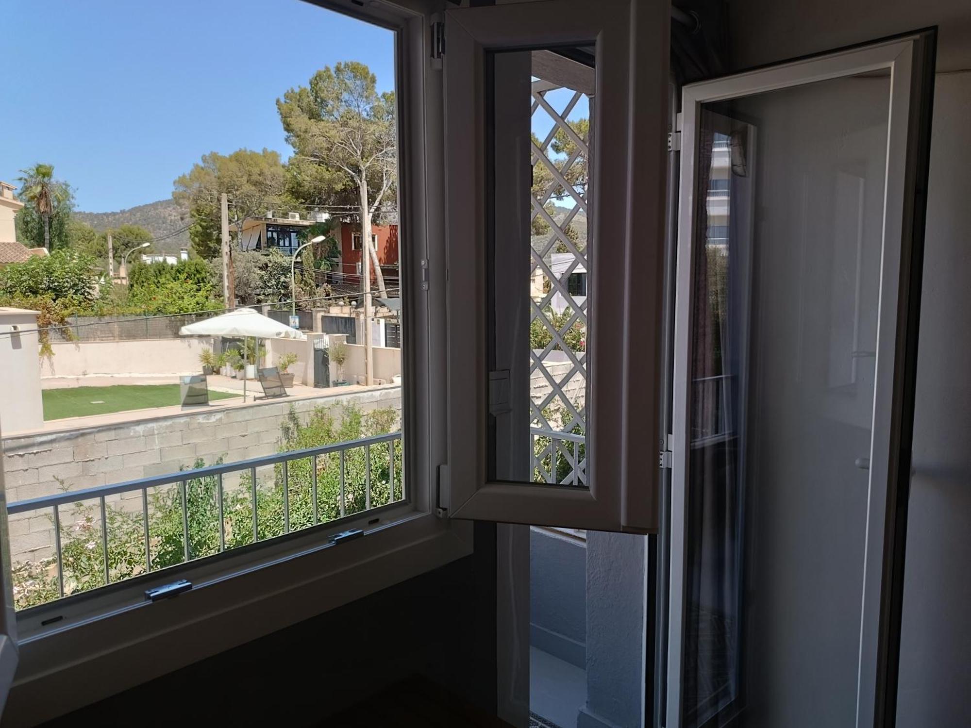 Hostal Belgica Palmanova Стая снимка