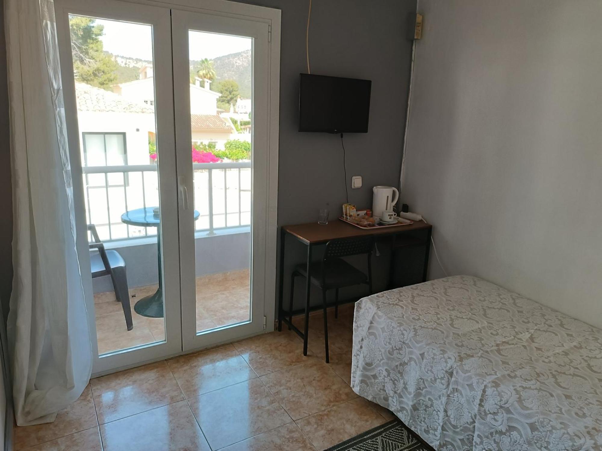 Hostal Belgica Palmanova Стая снимка