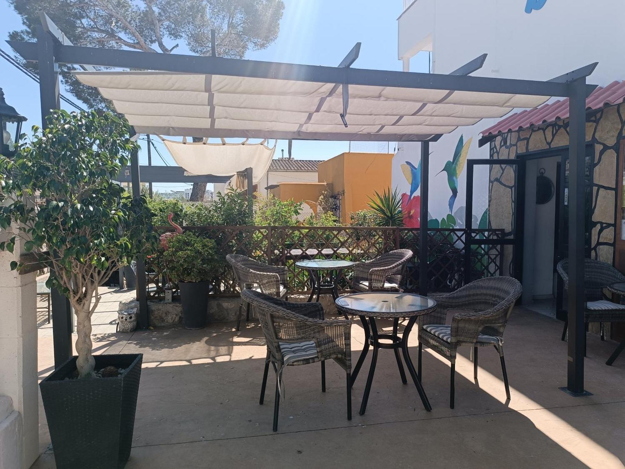 Hostal Belgica Palmanova Екстериор снимка