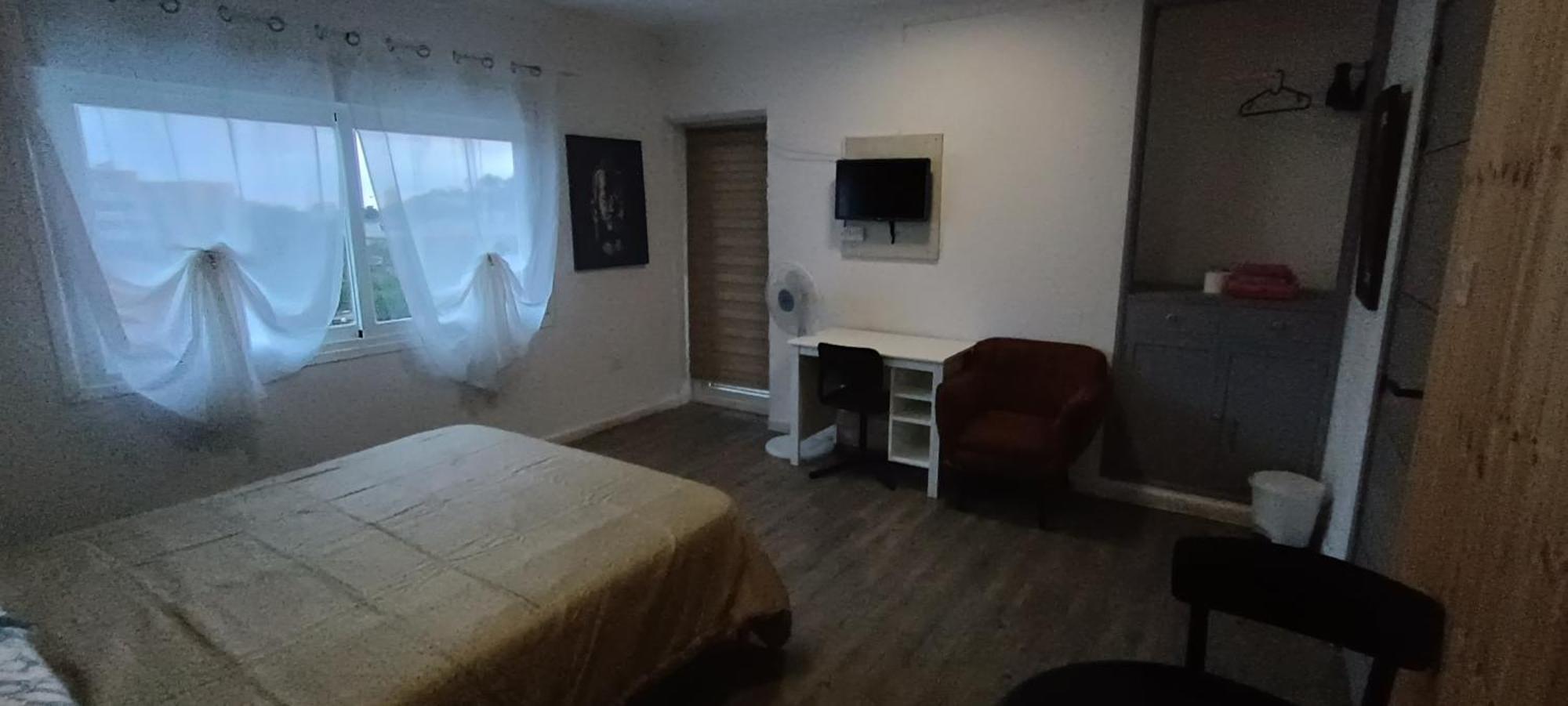 Hostal Belgica Palmanova Екстериор снимка