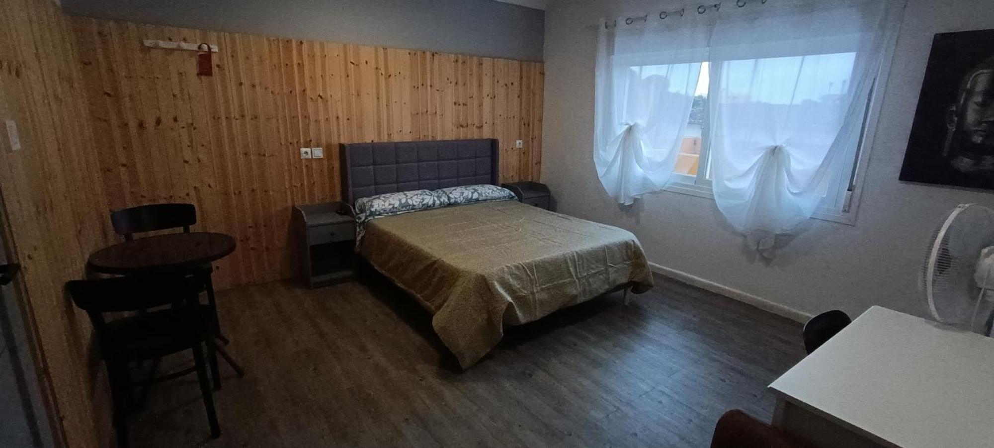 Hostal Belgica Palmanova Екстериор снимка